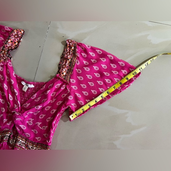 Francesca’s Mi Ami Bri Floral pink  Romper bell sleeve short jumpsuit summer S - Picture 6 of 16